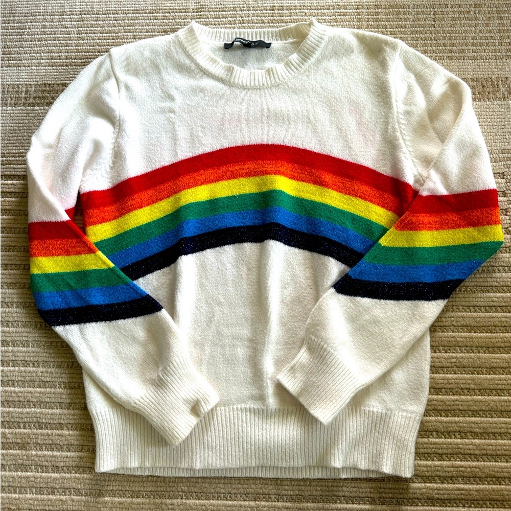 Sweater white with rainbow . 🌈